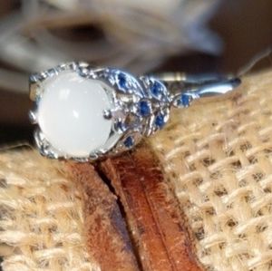 Size 8 moonstone 925 silver plated ring